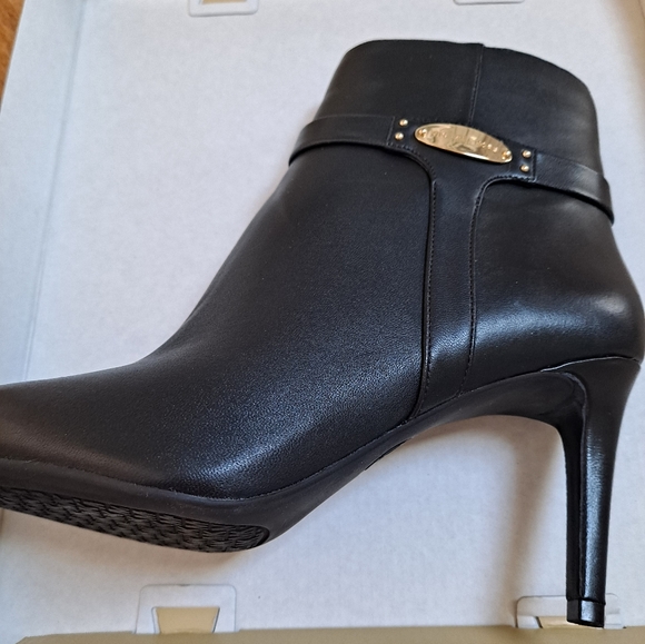 Boots - Picture 2 of 4